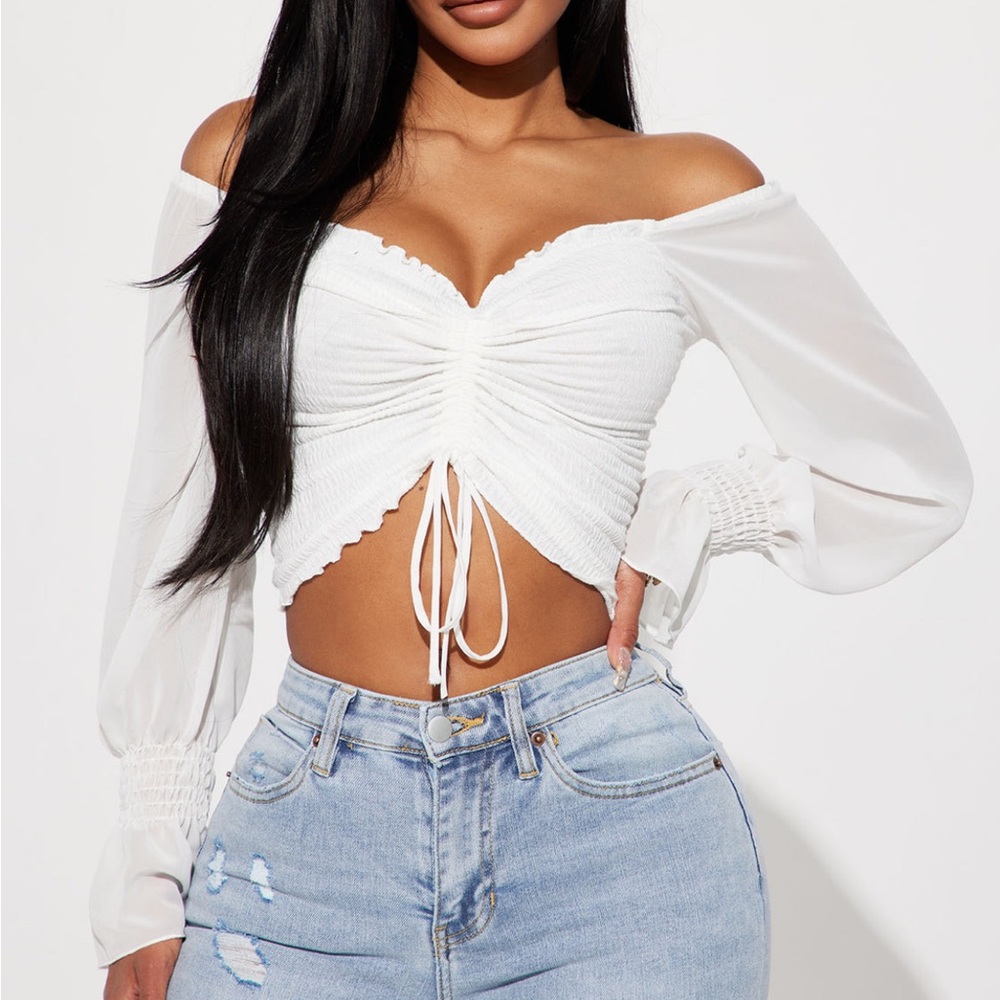 ISO this top from fashion nova. It’s called ‘Love Me Better Too’